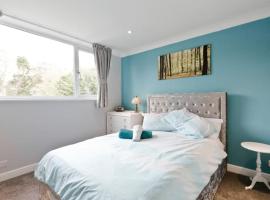 Horsell에 위치한 취사 가능한 숙소 StayInWoking at 30 Woodlands