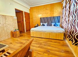 The Suraj lodge, Hadimba Road Manali, chalet de montaña en Manali