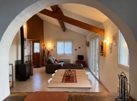 Cozy house 12 minutes away from Disney, hotel in Crecy la Chapelle