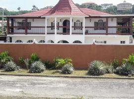 Comfort rooms, hotel in Ocho Rios