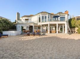 Malibu Dunes by Fieldtrip Expansive Hamptons-Style Estate w Private Beach Backyard, resor di Malibu