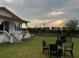 Vintage Villa, hotel with pools in Greater Noida