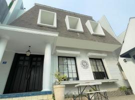 Mooi Inn City Center Surabaya, guest house in Surabaya