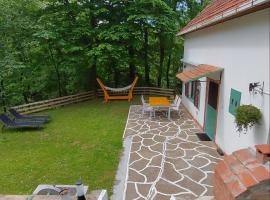 Vikendica WoodNook Kosmaj - Šumski kutak, hytte i Sopot
