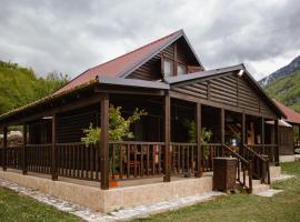 Shpija Ujevara e Vogel, holiday home in Theth