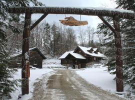 The Kresge Kabin - Authentic Grand Log Cabin., hotel mesra haiwan peliharaan di Vermont Ventures