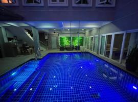 Michelle house pool villa, pet-friendly hotel in Pattaya South