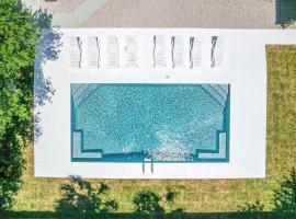 Paradise Palms - Flamingo Suite - Steps to Ocean - 10 min to Downtown!，位于圣奥古斯丁的酒店