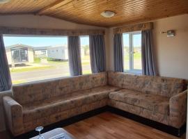 Fistral fields 2, hotel with parking in Cubert