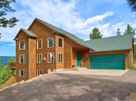 Coyote Cottage Retreat Hot Tub Deck Mtn Views, feriebolig i Black Hawk