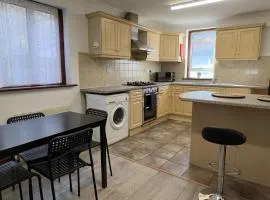 25 Minutes to Central London Rooms 35