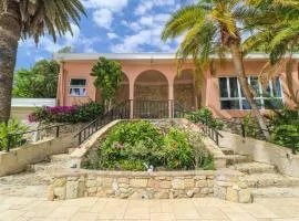 Charming 1 Bedroom Bougainvillea Suite