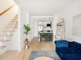 1597-PHN PH Duplex -Private Outdoor Deck W D