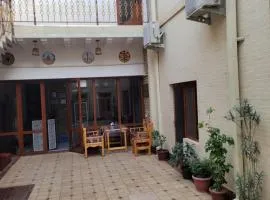 ESHONI PIR Boutique