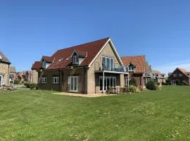 Sailaway Cottage at The Bay Filey, sleeps 8-10, pet-free