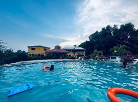 KADAMBINI JUNGLE RESORT، فندق في لاتاغري