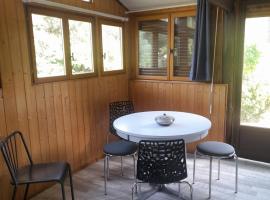 Chalet Dominique, ξενοδοχείο σε Azzana