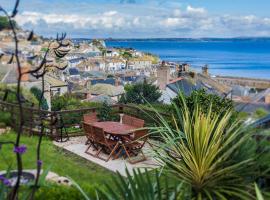 Family House with Garden & Sea Views