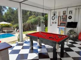 Casa para relaxar, estilosa e privativa, cottage in Nazaré Paulista