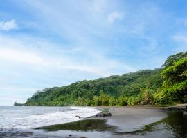 LE ROCHER DE TAHITI: Mariuti şehrinde bir otel