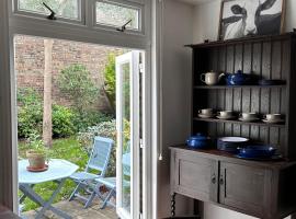 Charming, Renovated Residence in Willesden Green, cottage in London