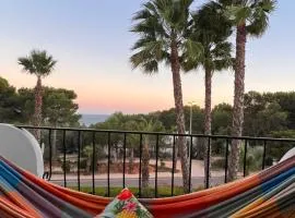 Luxury Modern Ocean View - Pool, Parking & Walk to Beach