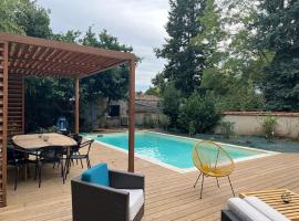 Belle villa Périgourdine avec piscine, hotel en Bergerac