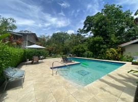 Finca Cristal con Piscina Room Blanca con AC, lággjaldahótel í Punta Uva