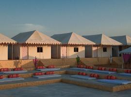 Royal Rangers Desert Safari Camp, hotel in Jaisalmer