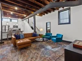 Riverfront Loft-Private Roof Deck-Parking-P204