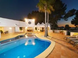 Villa de luxe avec piscine privée, proche plage, restaurants et activités à Moraira - HISP-216-219