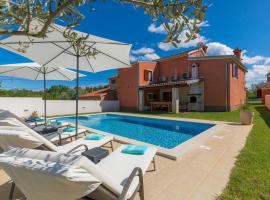 Villa Prisedi Comfortable holiday residence, holiday home in Rakalj