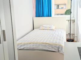 Ursus Rooms-Self Check-in, hotel di Warsawa
