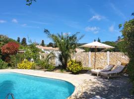 Villa Fruitier with pool at 15m from the Beach, cottage à Sainte-Maxime