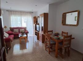 Apartamento céntrico Con todos los servicios, hotel in Salobreña