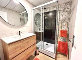 Studio calais la plage, hotel in Calais