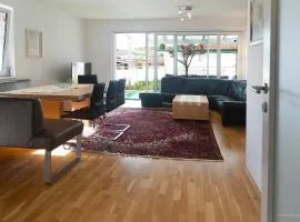 Apartment mit Garten