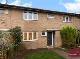 Woking - 3 Bedroom House - With Garden