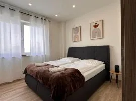AMAO Obsidian - 120 m2 Business & Family Apartment - 3 Bedrooms - 8 Guests - King-Size Beds