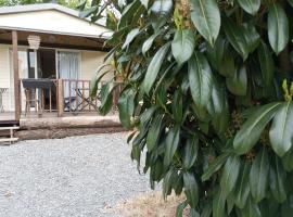 Au Cabanon Grenouille Gîte Le Pal、Saint-Martin-des-Laisの別荘