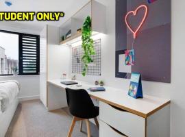 Student Only Zeni Ensuite Rooms, Colchester، نزل في كولشستر