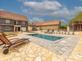Nice Home In Gracac With Wifi