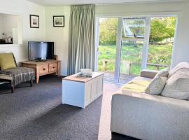 Rawhiti Farm Cottage, hotel with parking in Taihape