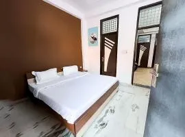 Roomshala 153 Hotel Hari Krishnashrya