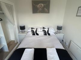 Newly renovated 2-Bed Apartment in Peterhead, hotel v mestu Peterhead