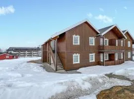 3 Bedroom Cozy Apartment In Gålå