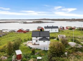 Cozy Home In Norddyry With Kitchen, cottage di Sætra