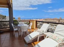 Big Ocean Terrace - Walk to Las Vistas Beach & Golden Mile