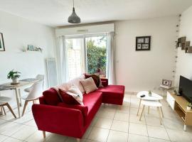 Appartement T2 confortable à Cambo-les-Bains - Terrasse, Parking, Animaux Ok, Internet - FR-1-495-128, hotel em Cambo-les-Bains