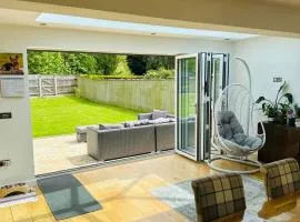 "Tranquil Village Hideaway Bungalow"near Kings Lynn、キングズ・リンのバンガロー